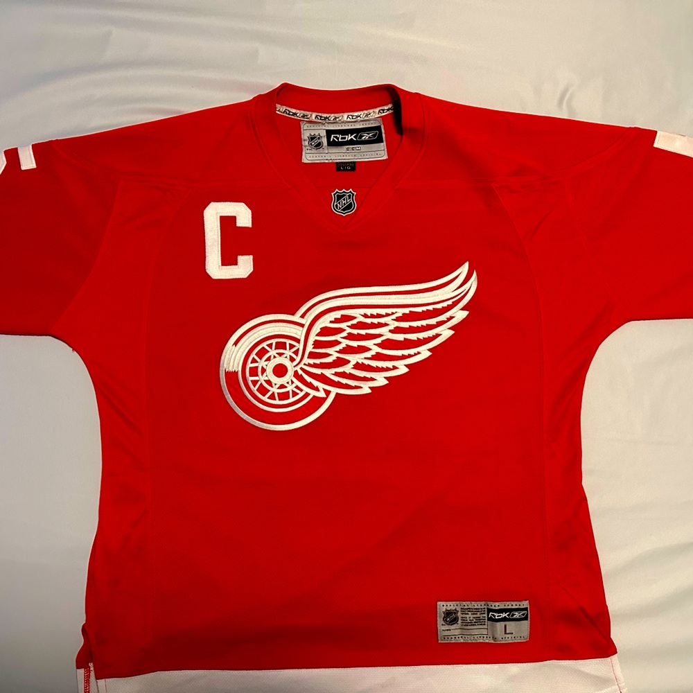 Detroit Red Wings Niklas Lidstrom Captain Jersey